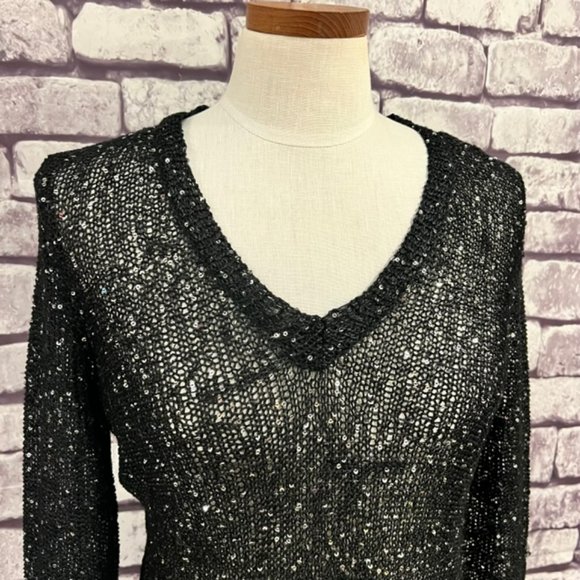 Questions Pullover V-Neck Black W/ Sequins Pullover Sweater Size M - Picture 2 of 9
